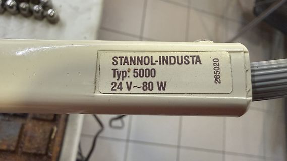 Typenschild eines Stannol-Industa Netzteils