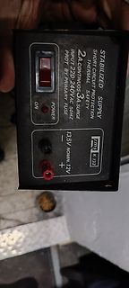 Stabilisiertes Netzteil mit 12V Ausgang