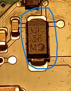 Makroaufnahme eines SMD-Bauteils auf Leiterplatte