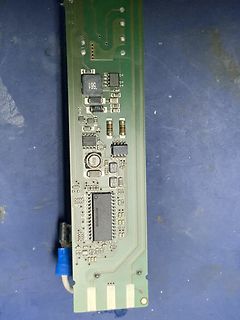 Leiterplatte mit integriertem Mikrocontroller und elektronischen Bauteilen