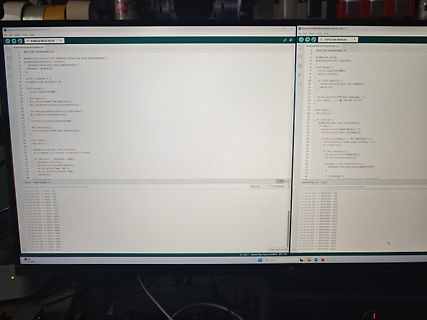 Abfotografierter Monitor mit Arduino IDE Code und Serial Monitor