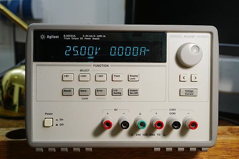 Agilent E3631A Labornetzteil