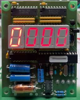 Bestückte Leiterplatte mit 4-stelligem 7-Segment-Display