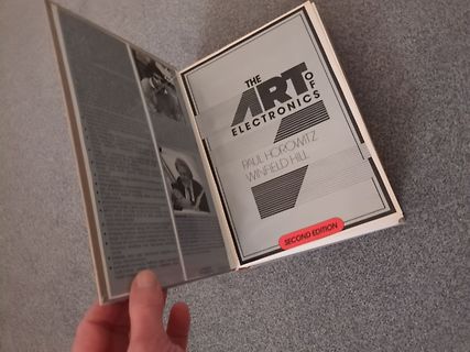 Buchcover The Art of Electronics