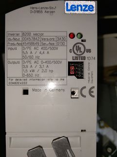 Typenschild eines Lenze Frequenzumrichters
