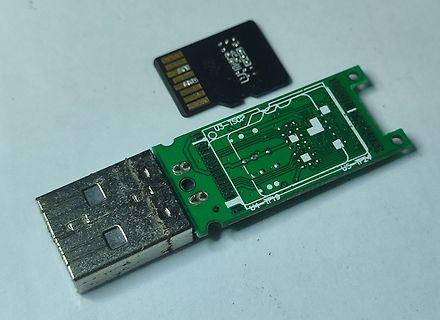 USB-Stick-Platine und SD-Karte