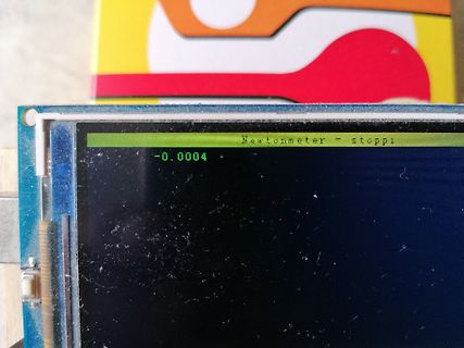 Display eines Newtonmeters mit Messwert