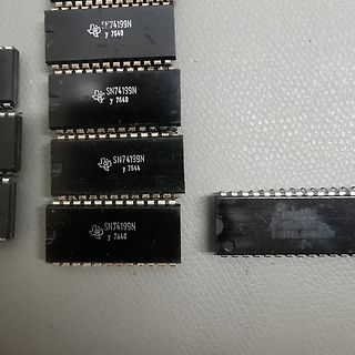 Mehrere integrierte Schaltkreise SN74199N