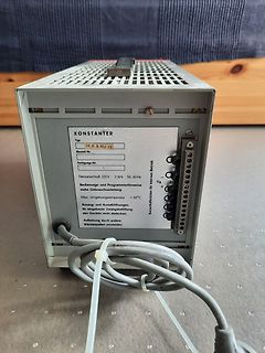 Konstanter Spannungsregler Netzteil
