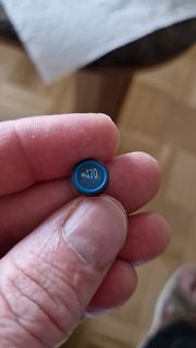 Elektrolytkondensator in der Hand