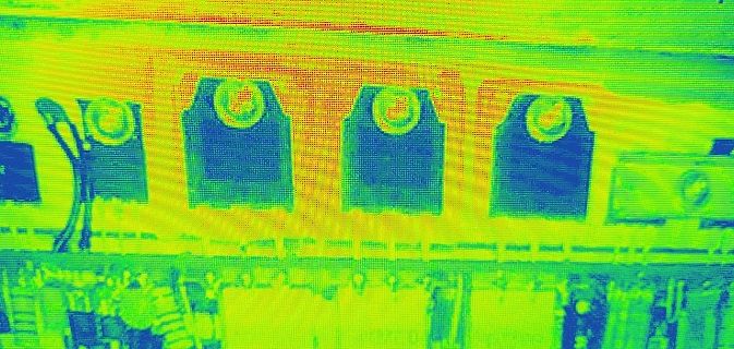 Wärmebildaufnahme von elektronischen Bauteilen