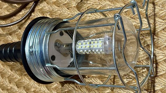 LED-Arbeitslampe mit Schutzkorb