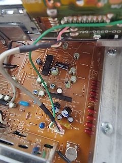 Nahaufnahme einer Leiterplatte mit elektronischen Bauteilen
