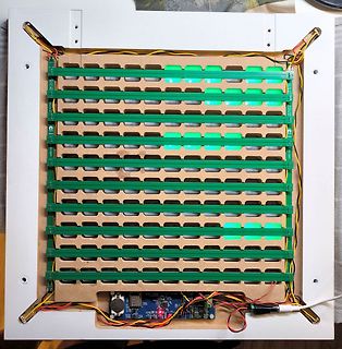 Aufbau einer LED-Matrix auf Holzplatte