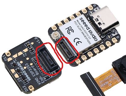 Zwei Seeed Studio XIAO ESP32-S3 Mikrocontroller