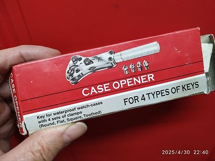 Verpackung eines Uhrengehäuse-Öffners