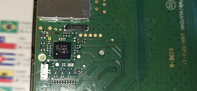 Nahaufnahme einer Leiterplatte mit integriertem Chip