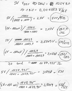 Handschriftliche mathematische Berechnungen zu ADC-Werten