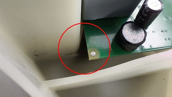 Nahaufnahme einer Leiterplatte in einem Gehäuse
