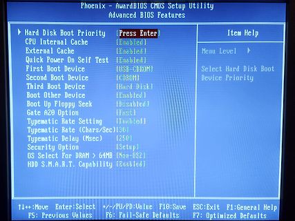 BIOS Setup Utility Menü