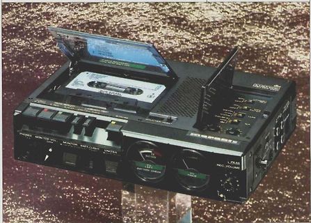Portabler Kassetten-Tonbandrecorder