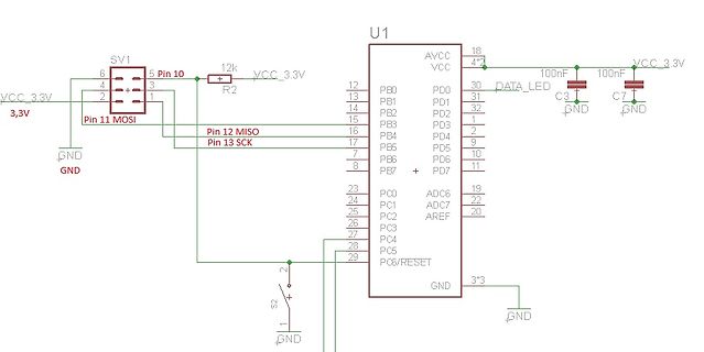 Schaltplan eines Mikrocontroller-Aufbaus mit SPI-Komponente