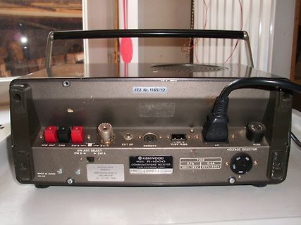 Rückseite eines Kenwood Funkempfängers