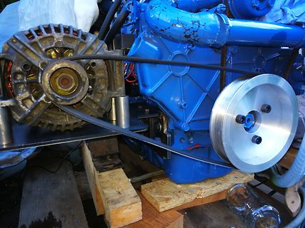 Lichtmaschine und Motor mit Riemenantrieb