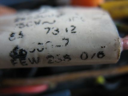 Nahaufnahme einer Bauteilbeschriftung