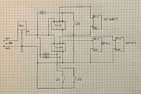 Handgezeichneter Schaltplan mit Mikrocontrollern und FET-Modulen