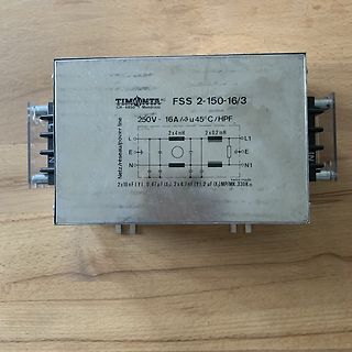 Typenschild eines Timanta FSS 2-150-16/3 Netzfilters