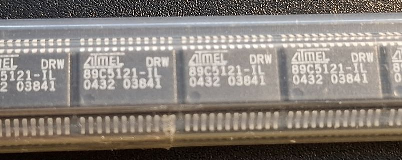 Atmel Mikrocontroller in einer Kunststoffverpackung