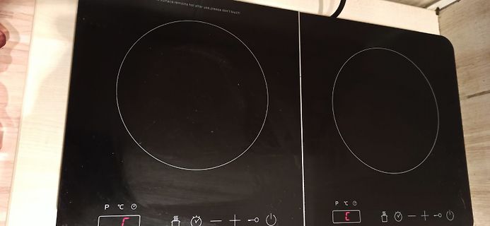 Zwei Kochfelder eines Induktionskochfelds