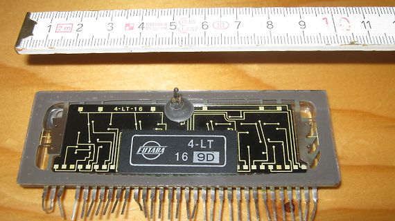 Futaba 4-LT-16 9D LCD-Display mit Lineal
