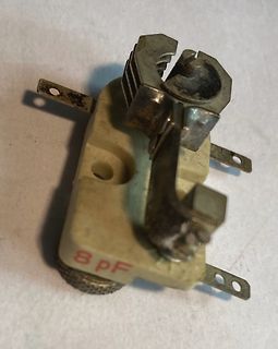 Variabler Kondensator mit Metallgehäuse