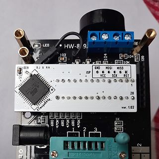 ATmega644P Mikrocontroller-Modul auf Leiterplatte