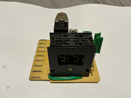 Elektronikbauteil auf Leiterplatte