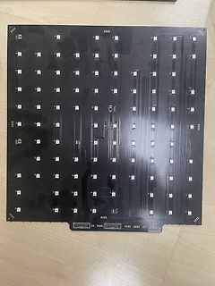 Leiterplatte mit Matrix-Anordnung von Bauteilpads