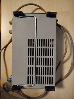 Gehäuse eines elektronischen Geräts mit Lüftungsschlitzen