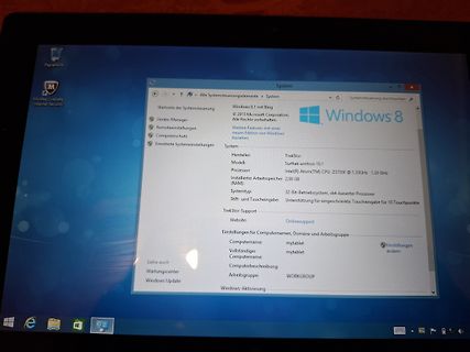 Foto eines Computerbildschirms mit Windows 8 Systeminformationen
