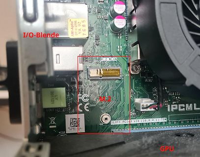 Nahaufnahme einer Computer-Hauptplatine mit M.2 WLAN Steckplatz