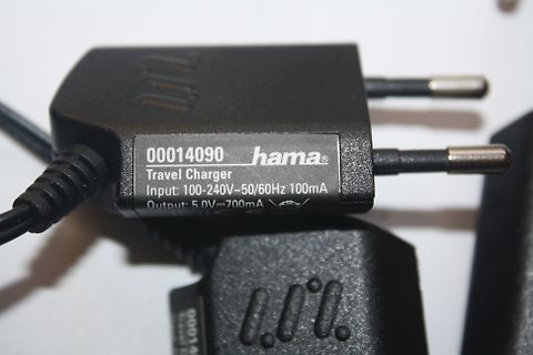 Hama Reiseadapter mit technischen Daten