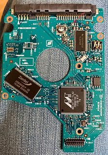 Leiterplatte mit integriertem Speicher und ICs