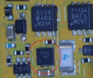 Nahaufnahme einer Leiterplatte mit SMD-Bauteilen