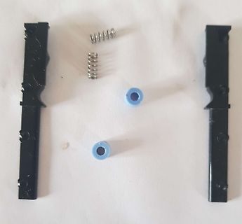 Mechanische Bauteile, Federn und Kunststoffhülsen