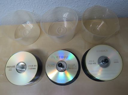 CD-R Disks und Kunststoffbehälter