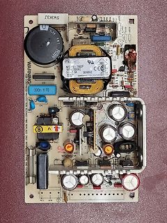 Foto einer bestückten Leiterplatte eines Netzteils