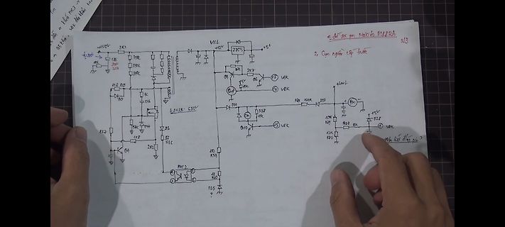 Handgezeichneter Schaltplan auf Papier