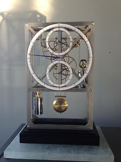 Mechanische Uhr mit Pendel und Zahnrädern