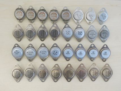 Sammlung verschiedener Leistungstransistoren in TO-3 Gehäusen